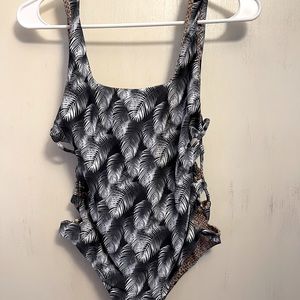 ❌SOLD❌ Acacia one piece